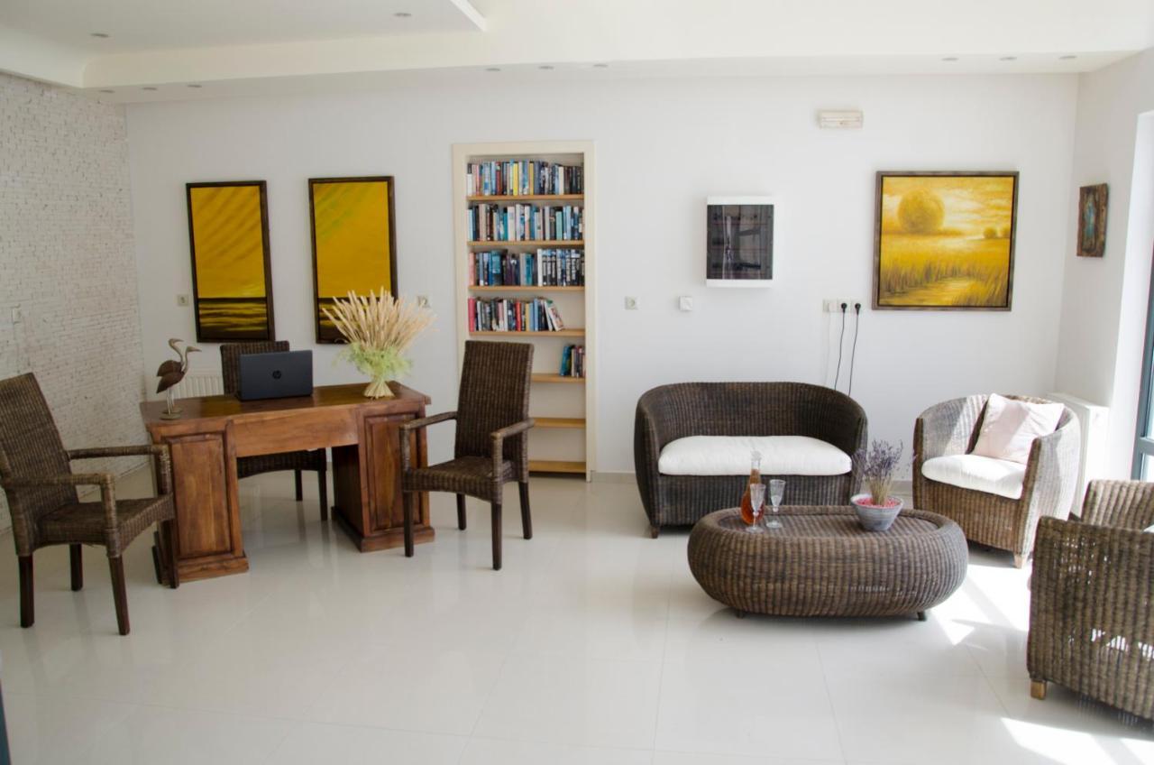 Myrthe Apartments 미르토스 외부 사진