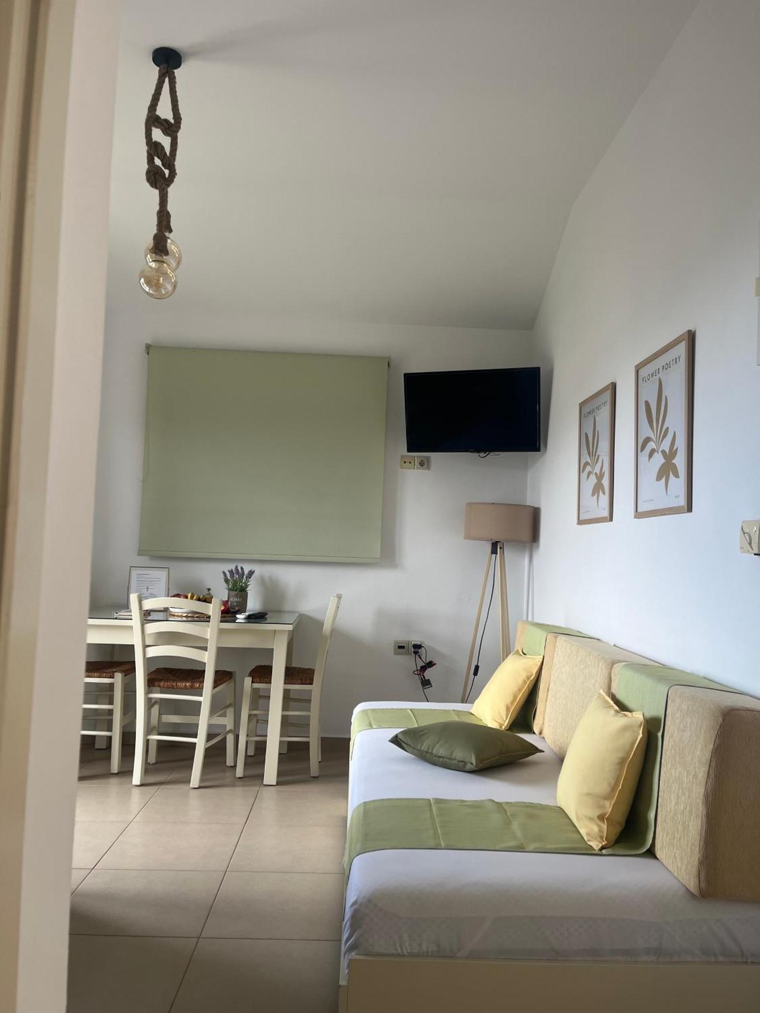 Myrthe Apartments 미르토스 외부 사진